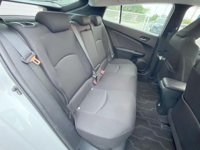 トヨタ プリウス