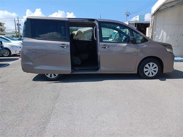 トヨタ ヴォクシー