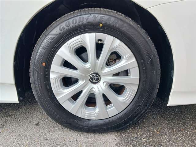 トヨタ プリウス