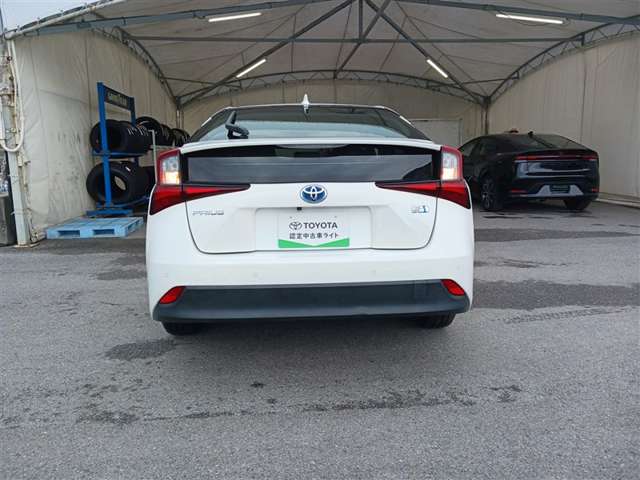 トヨタ プリウス