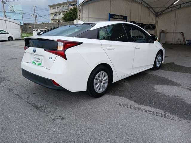 トヨタ プリウス