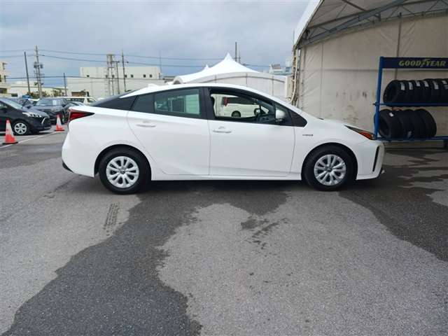 トヨタ プリウス