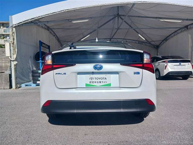 トヨタ プリウス