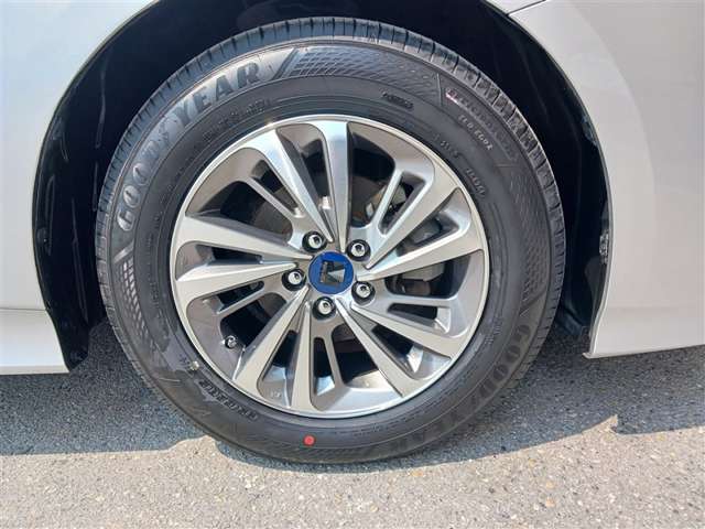 トヨタ プリウス