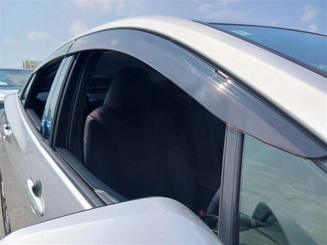 トヨタ プリウス