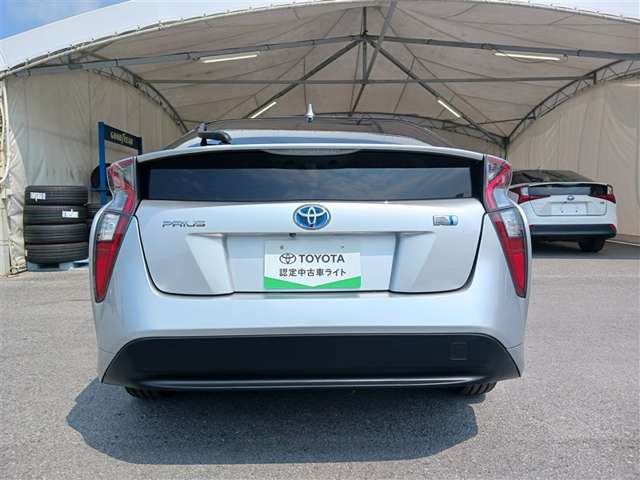 トヨタ プリウス