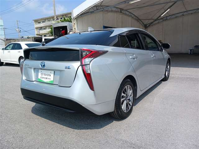 トヨタ プリウス