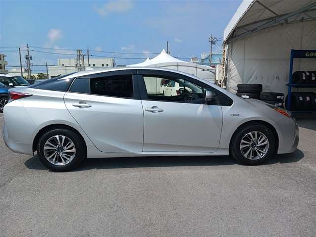 トヨタ プリウス