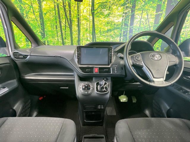 トヨタ ヴォクシー