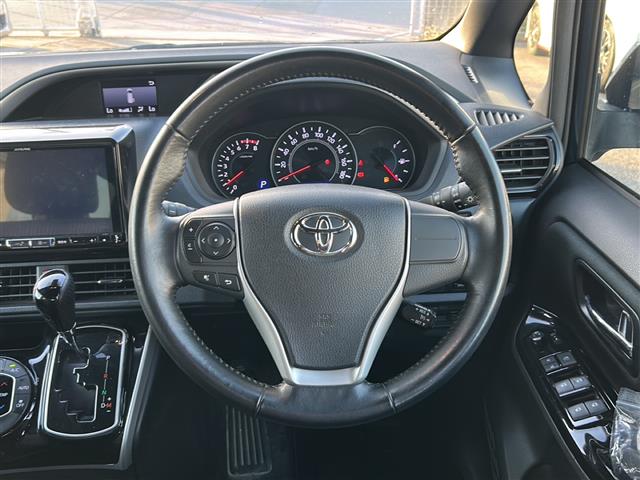 トヨタ ヴォクシー