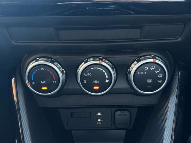 マツダ MAZDA2