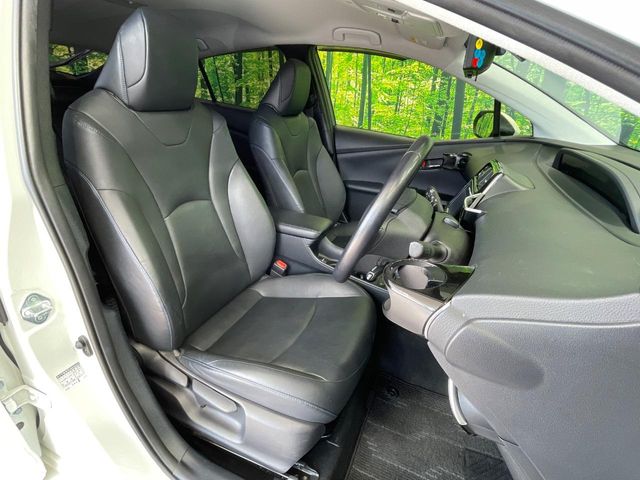 トヨタ プリウス