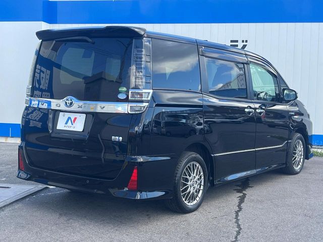 トヨタ ヴォクシー