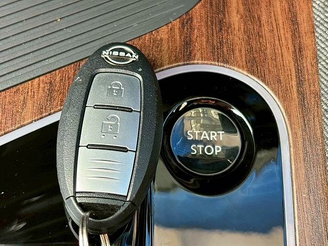 日産 ノートオーラ