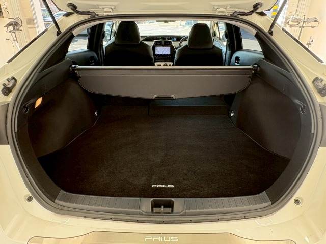 トヨタ プリウス