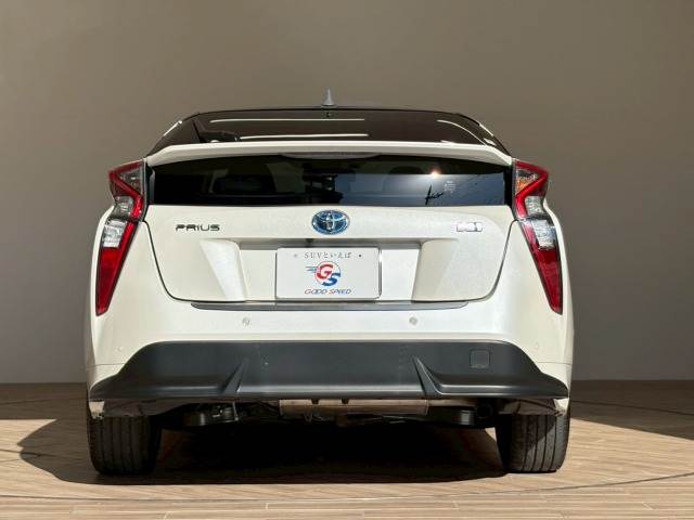 トヨタ プリウス