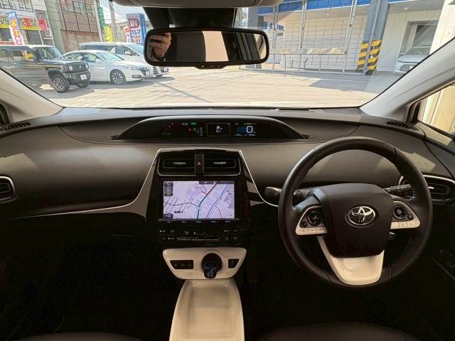 トヨタ プリウス