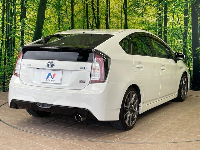 トヨタ プリウス