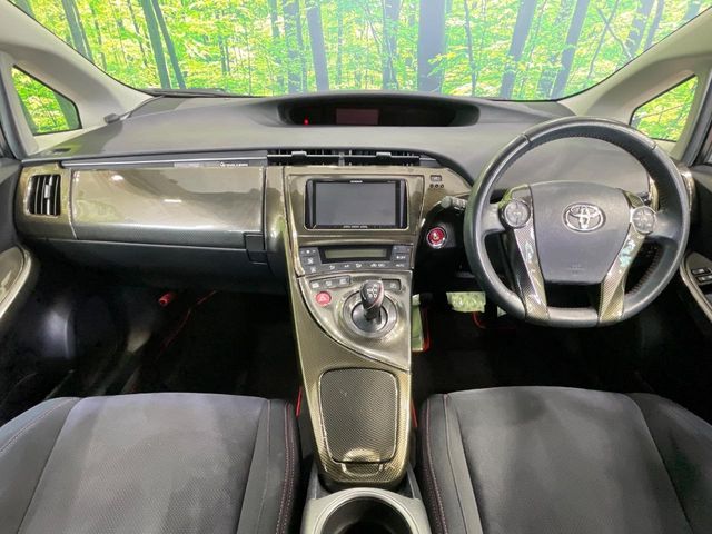 トヨタ プリウス