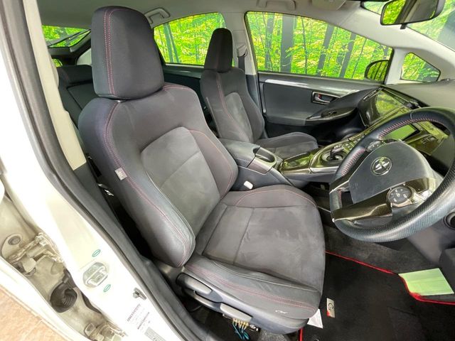 トヨタ プリウス