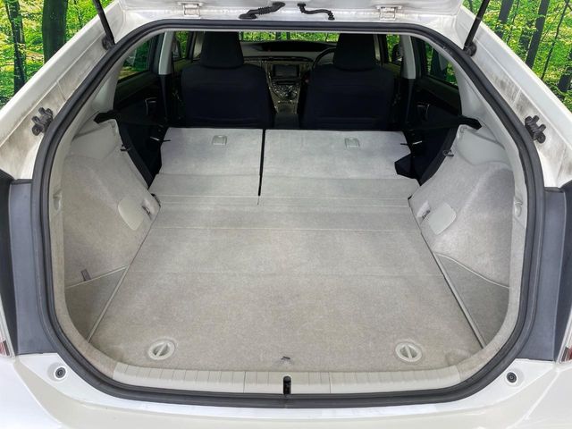 トヨタ プリウス