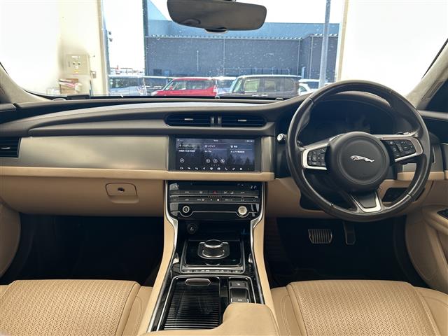 ジャガー XF