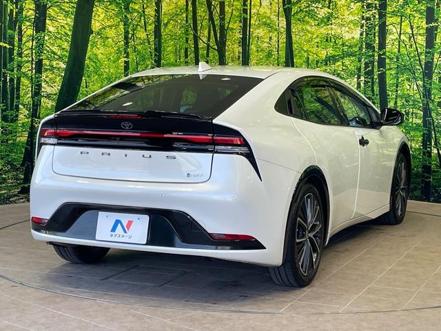 トヨタ プリウス