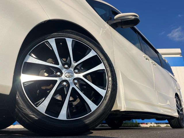 トヨタ ヴォクシー