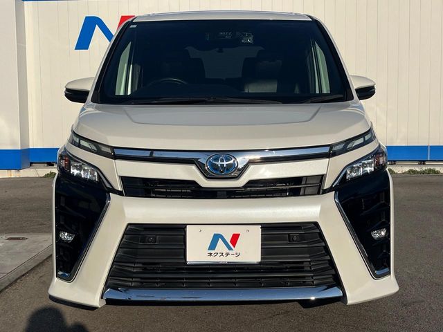 トヨタ ヴォクシー