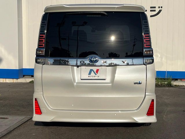 トヨタ ヴォクシー