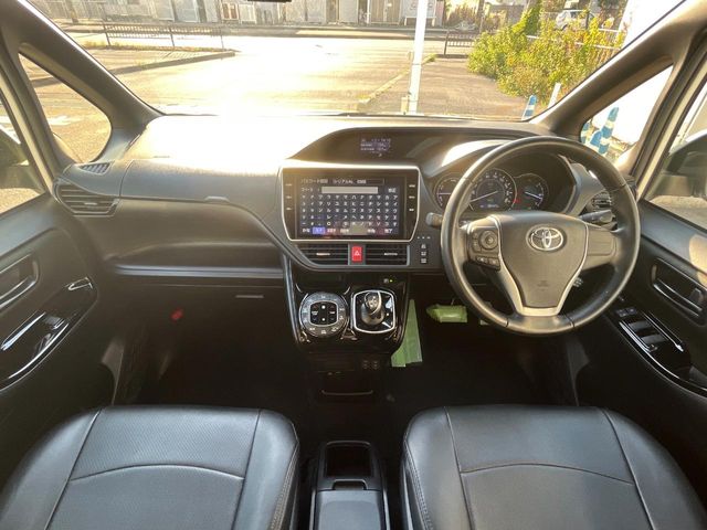 トヨタ ヴォクシー