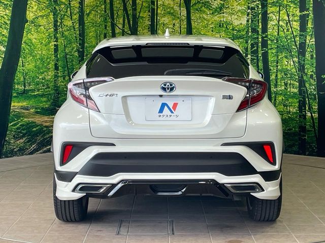 トヨタ C-HR