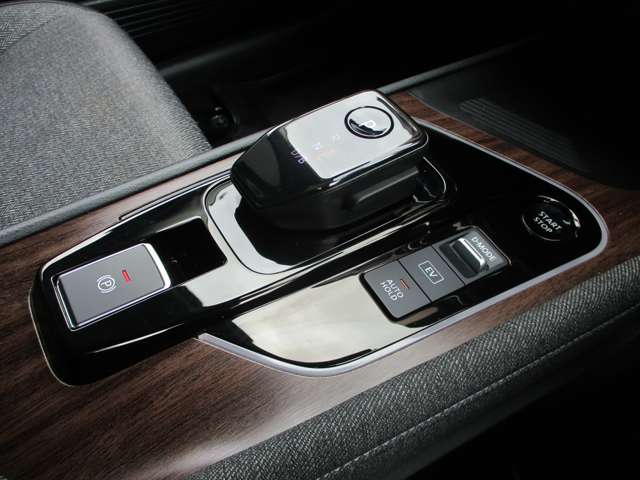 日産 ノートオーラ