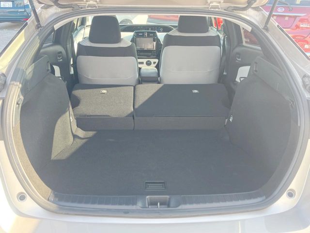 トヨタ プリウス