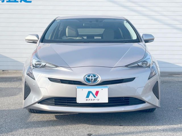 トヨタ プリウス