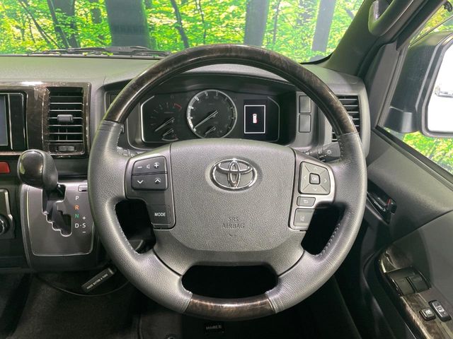 トヨタ ハイエースバン