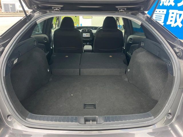 トヨタ プリウス