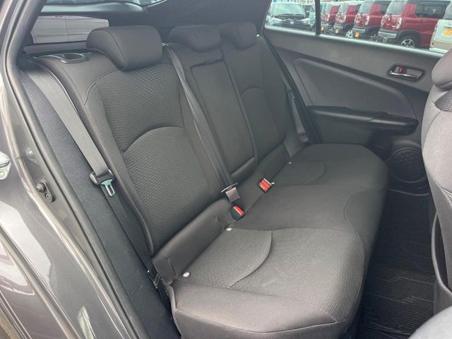 トヨタ プリウス