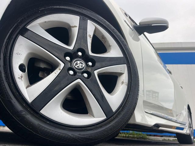 トヨタ プリウス