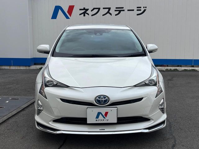 トヨタ プリウス