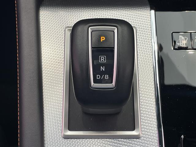 三菱 アウトランダー