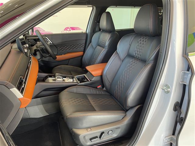 三菱 アウトランダー