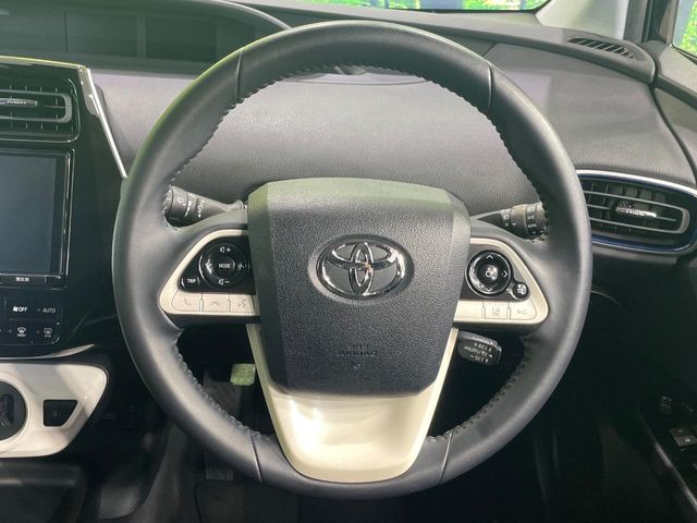 トヨタ プリウス