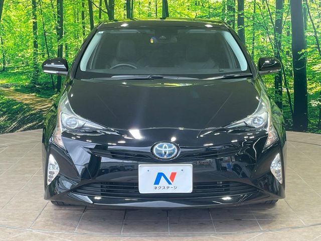 トヨタ プリウス