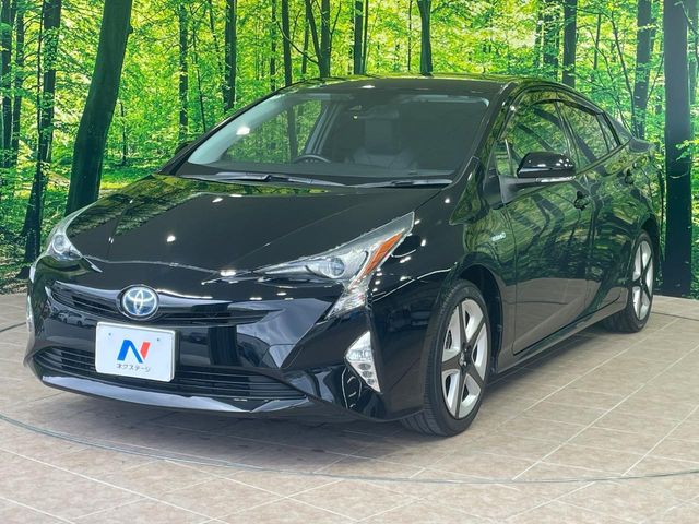 トヨタ プリウス