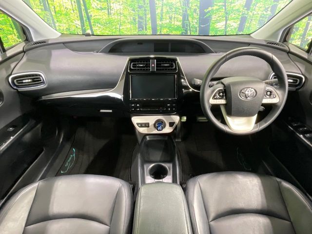 トヨタ プリウス