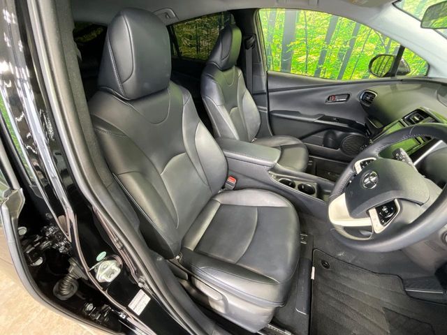 トヨタ プリウス