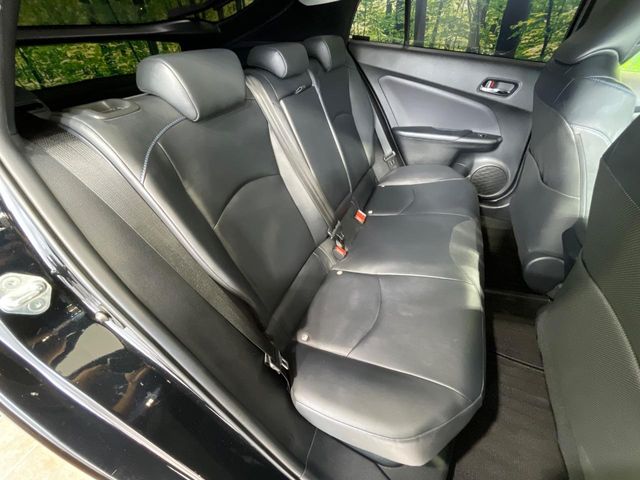 トヨタ プリウス