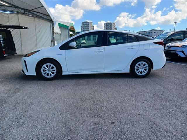 トヨタ プリウス