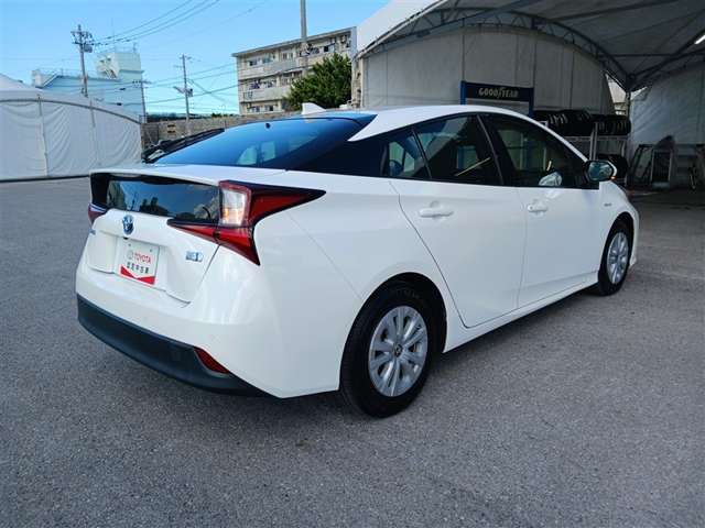 トヨタ プリウス